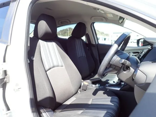 ＭＡＺＤＡ２（マツダ）の車両写真