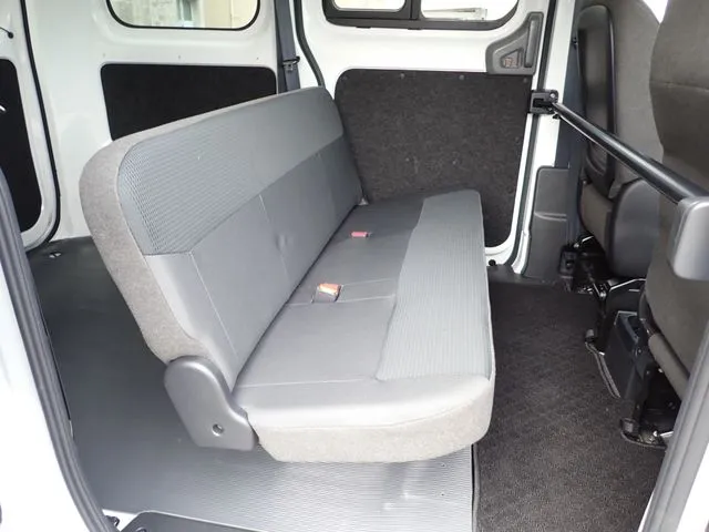 ニッサン　ＮＶ２００バネットバン　４ＷＤ