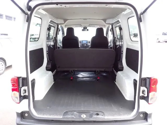 ニッサン　ＮＶ２００バネットバン　４ＷＤ