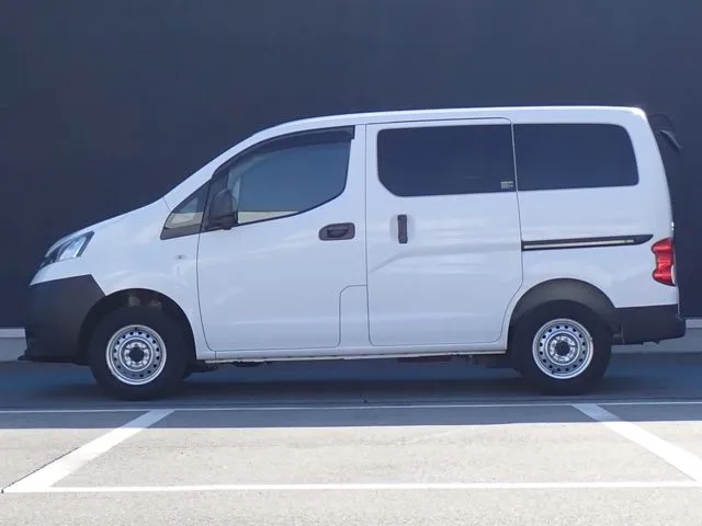 ニッサン　ＮＶ２００バネットバン　４ＷＤ