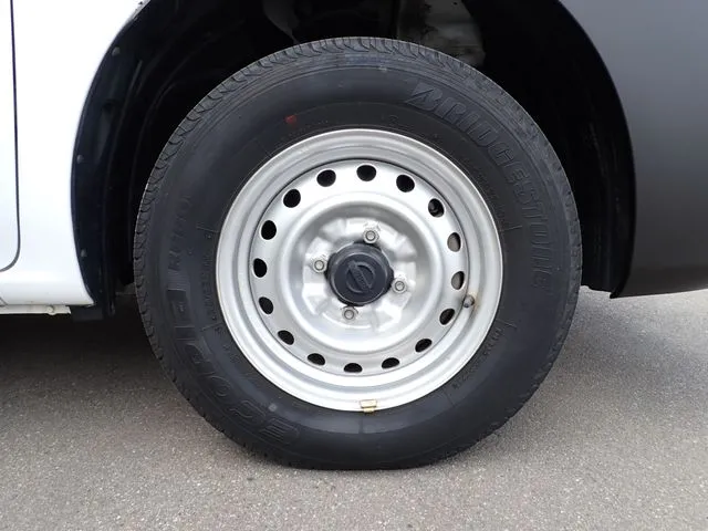 ニッサン　ＮＶ２００バネットバン　４ＷＤ