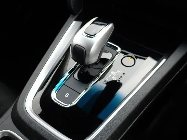 シャトル　ハイブリッド（ホンダ）の車両写真