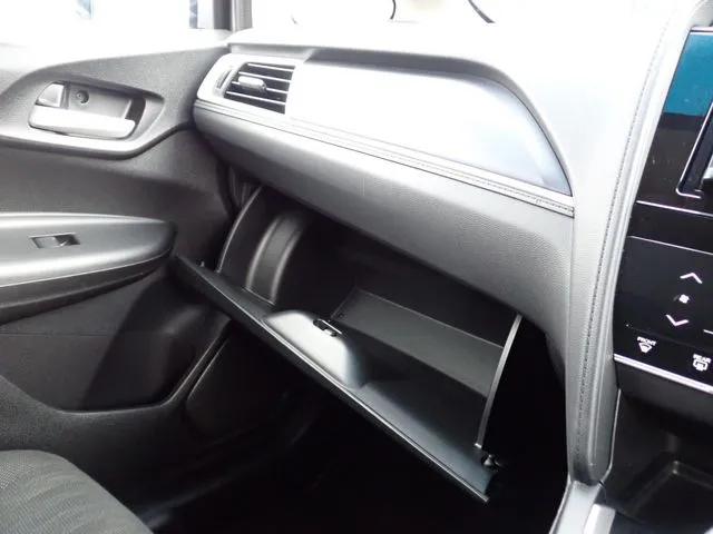 シャトル　ハイブリッド（ホンダ）の車両写真