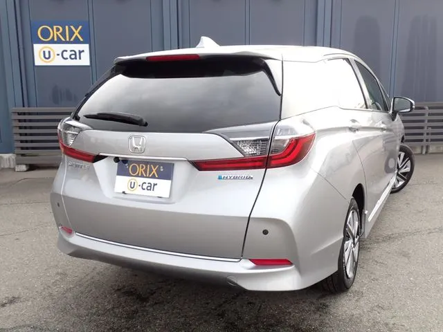 シャトル　ハイブリッド（ホンダ）の車両写真