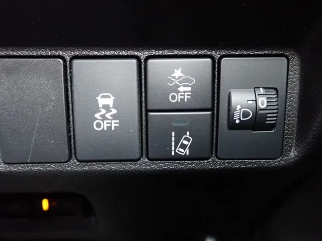 シャトル　ハイブリッド（ホンダ）の車両写真