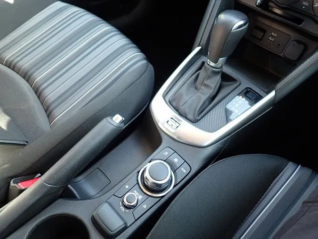 MAZDA2(マツダ)の車両写真