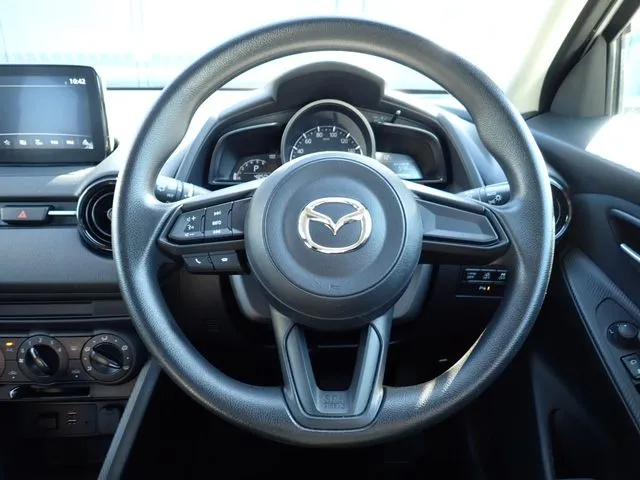 MAZDA2(マツダ)の車両写真