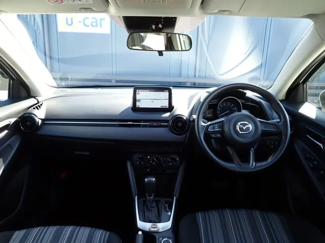 MAZDA2(マツダ)の車両写真