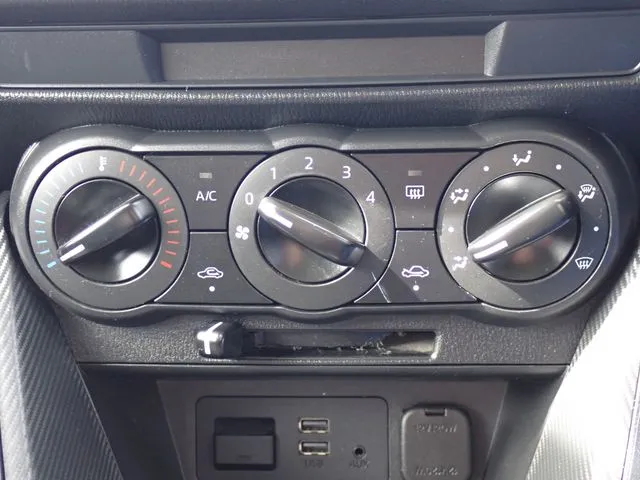 MAZDA2(マツダ)の車両写真