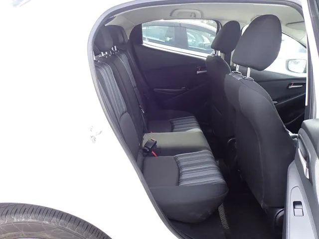 MAZDA2(マツダ)の車両写真