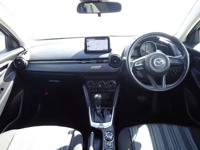 MAZDA2(マツダ)の車両写真