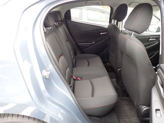 MAZDA2(マツダ)の車両写真