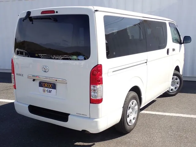 ハイエースバン　２ＷＤ（トヨタ）の車両写真