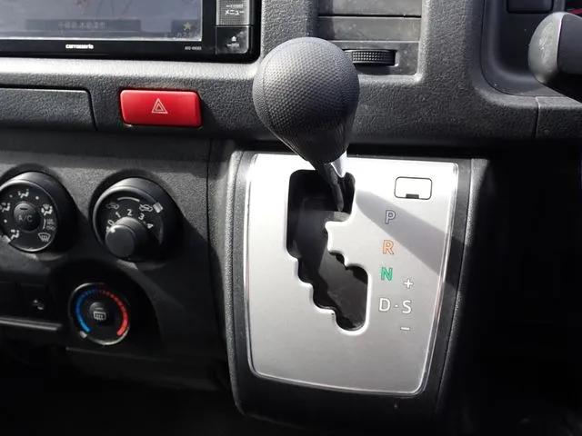 ハイエースバン　２ＷＤ（トヨタ）の車両写真