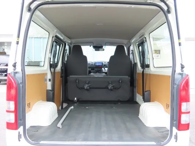 ハイエースバン　１．２５ｔ　２ＷＤ（トヨタ）の車両写真