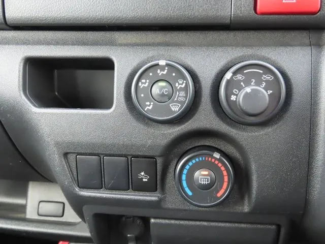 ハイエースバン　１．２５ｔ　２ＷＤ（トヨタ）の車両写真