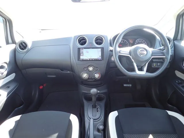 ノート（ニッサン）の車両写真