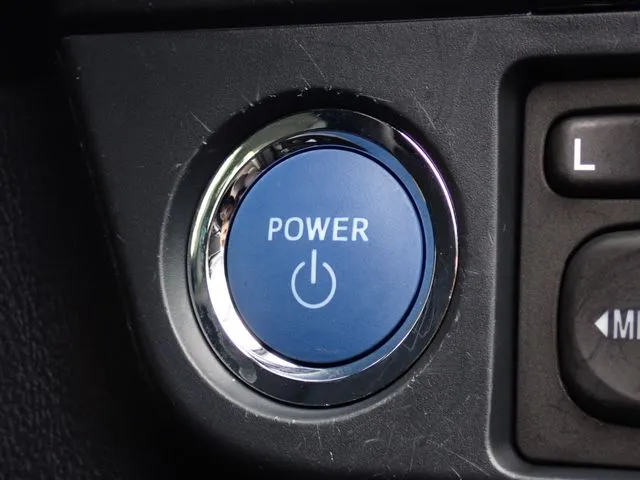 カローラフィールダー ハイブリッド(トヨタ)の車両写真