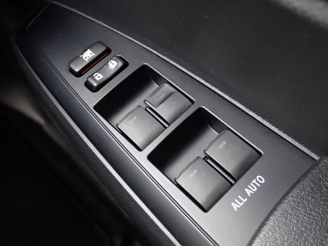 カローラフィールダー ハイブリッド(トヨタ)の車両写真