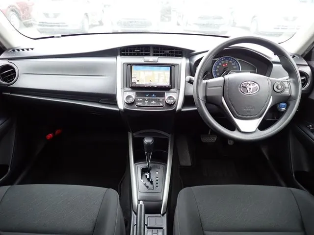 カローラフィールダー ハイブリッド(トヨタ)の車両写真