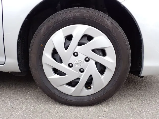 カローラフィールダー ハイブリッド(トヨタ)の車両写真