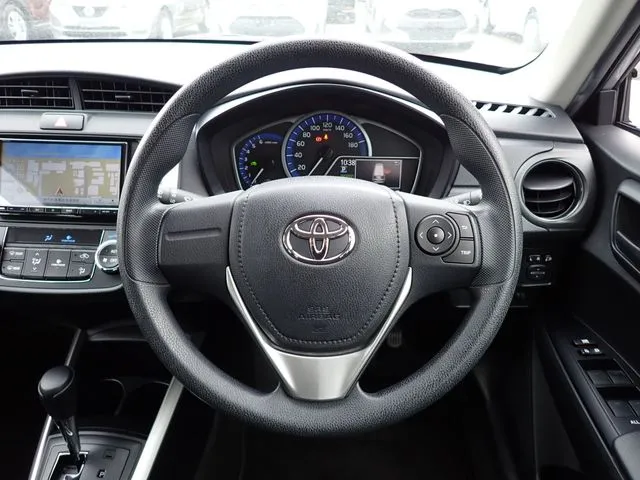 カローラフィールダー ハイブリッド(トヨタ)の車両写真