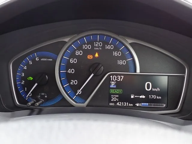 カローラフィールダー ハイブリッド(トヨタ)の車両写真