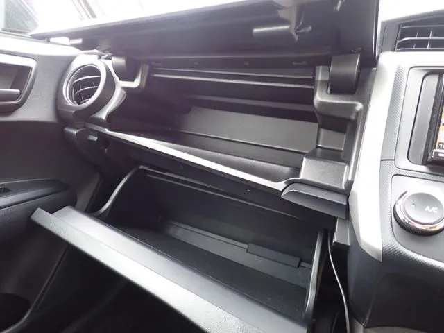 カローラフィールダー ハイブリッド(トヨタ)の車両写真