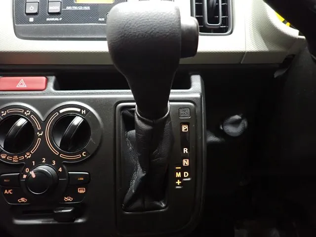 スズキ　アルト　４ＷＤ