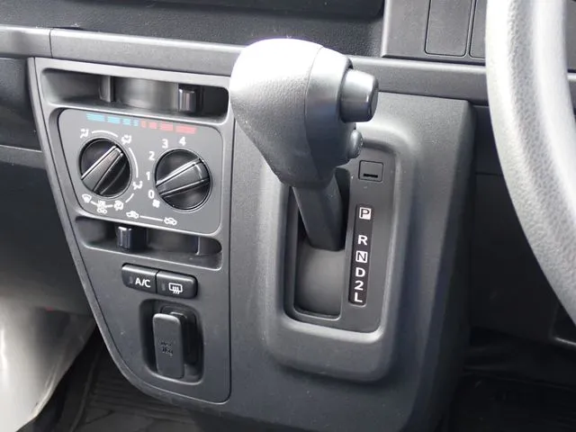 ハイゼットカーゴ(ダイハツ)の車両写真