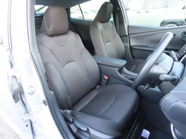 プリウス（トヨタ）の車両写真