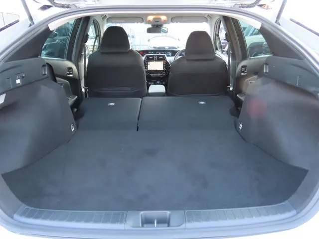 プリウス（トヨタ）の車両写真