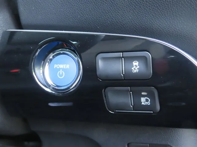 プリウス（トヨタ）の車両写真