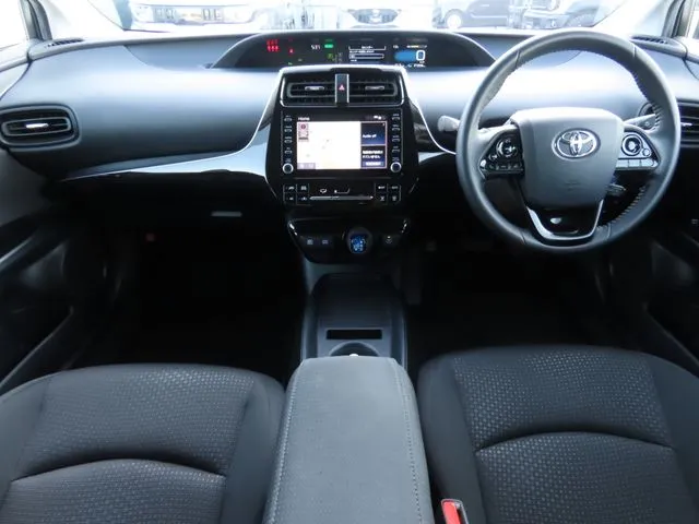 プリウス（トヨタ）の車両写真