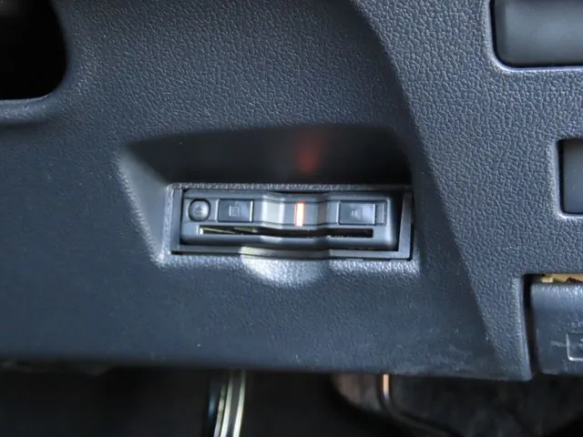 プリウス（トヨタ）の車両写真