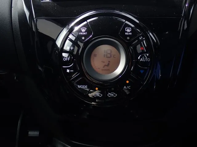 ノート（ニッサン）の車両写真