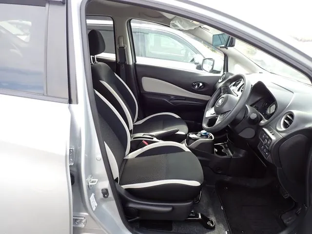 ノート（ニッサン）の車両写真