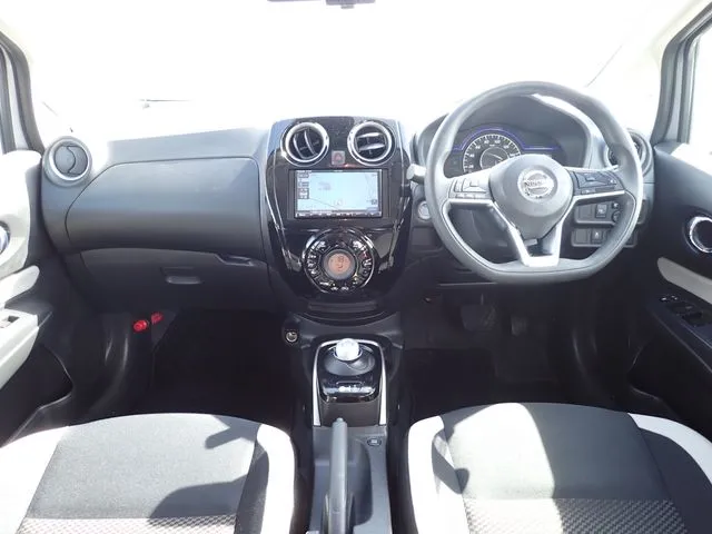 ノート（ニッサン）の車両写真