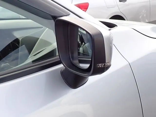 ＭＡＺＤＡ２（マツダ）の車両写真