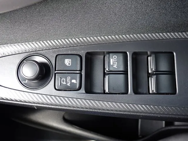 ＭＡＺＤＡ２（マツダ）の車両写真