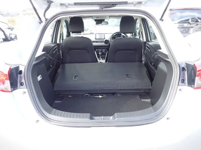 ＭＡＺＤＡ２（マツダ）の車両写真