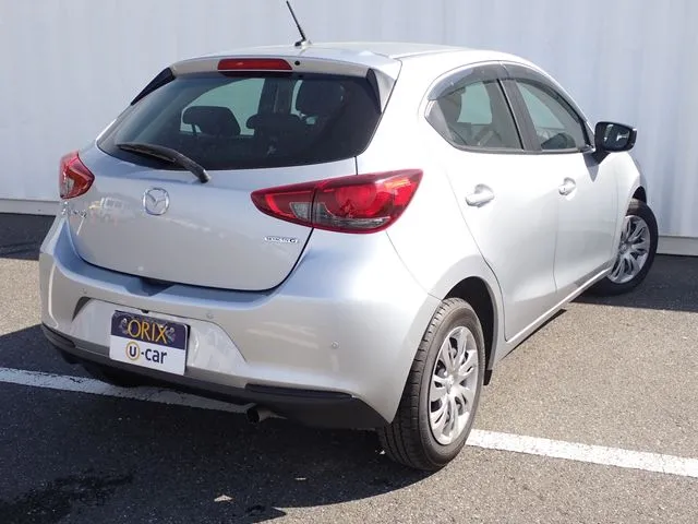 ＭＡＺＤＡ２（マツダ）の車両写真
