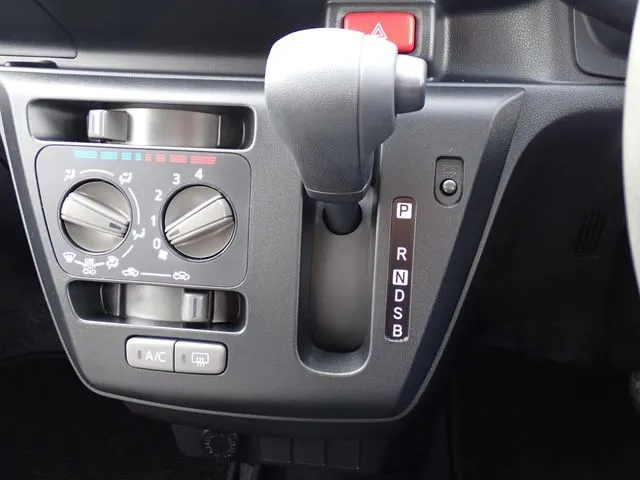 ミラ イース(ダイハツ)の車両写真