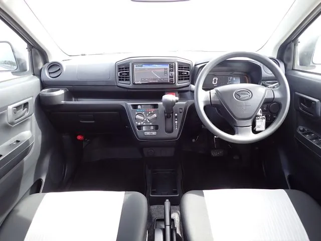 ミラ イース(ダイハツ)の車両写真