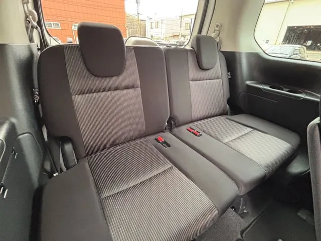 セレナ Sハイブリッド(ニッサン)の車両写真