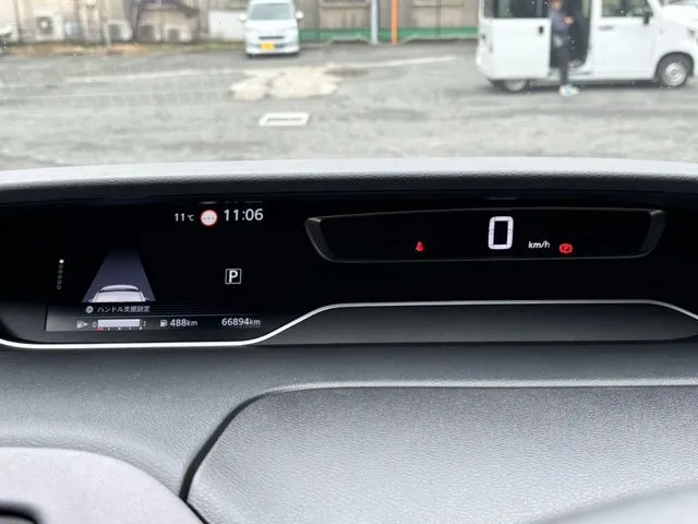 セレナ Sハイブリッド(ニッサン)の車両写真