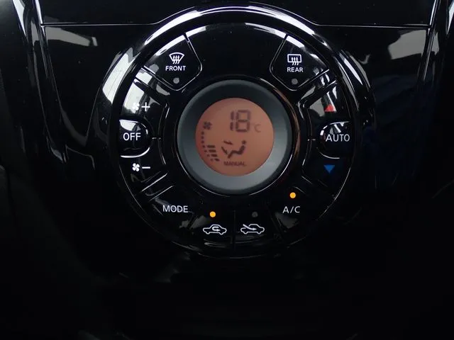 ノート(ニッサン)の車両写真