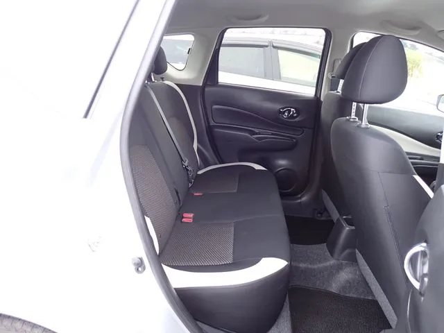 ノート(ニッサン)の車両写真