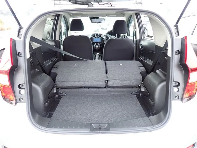 ノート(ニッサン)の車両写真