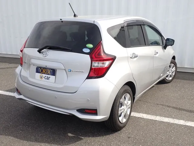 ノート(ニッサン)の車両写真